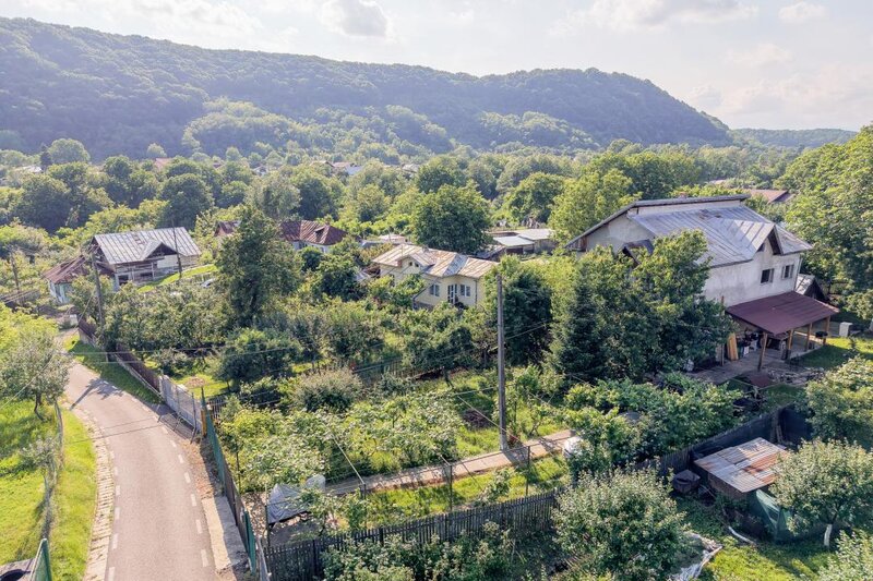 Fagetu, Prahova, vila 5 camere, posibil pensiune, livada, 160 mp utili, curte 850 mp.