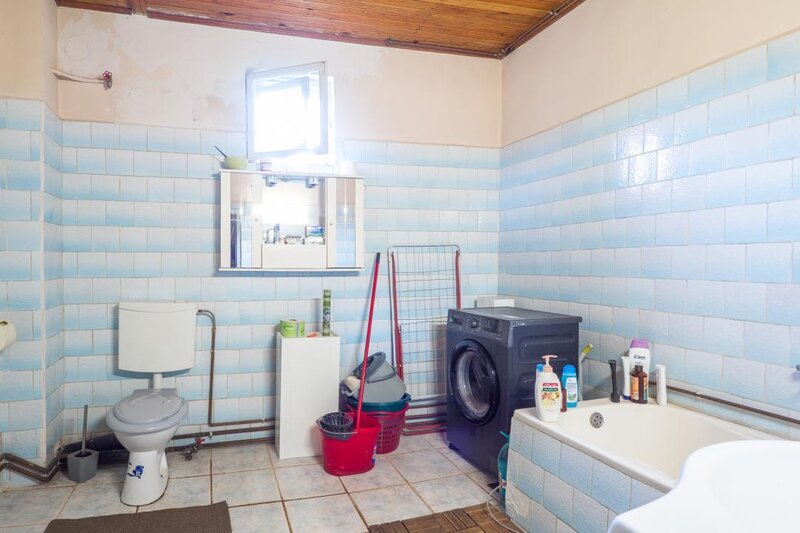 Fagetu, Prahova, vila 5 camere, posibil pensiune, livada, 160 mp utili, curte 850 mp.