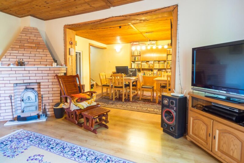 Fagetu, Prahova, vila 5 camere, posibil pensiune, livada, 160 mp utili, curte 850 mp.